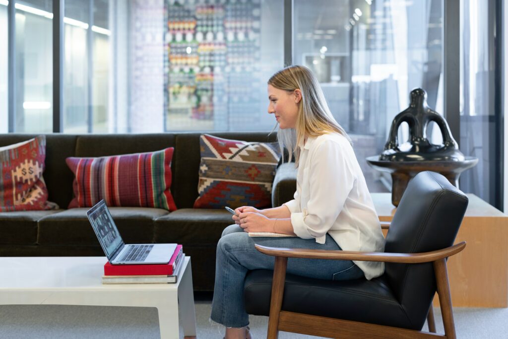 Apply to jobs online AI